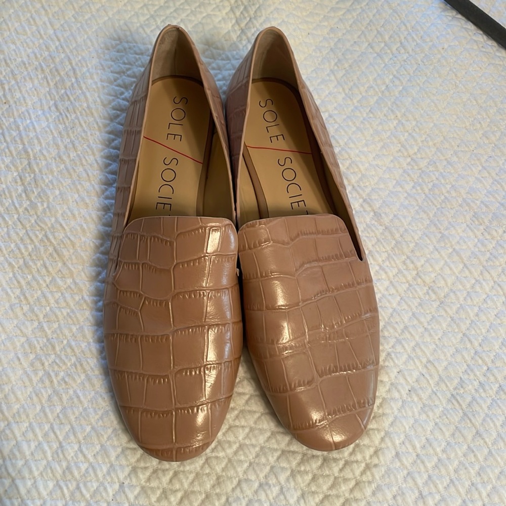 Pink/beige flats!